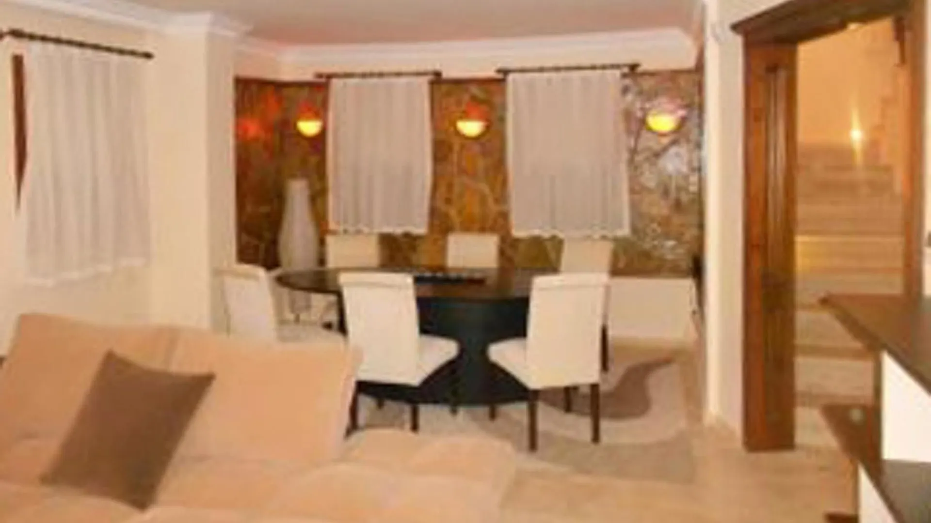 Spacious 4-Bedroom House In Kusadasi With Swimming Pool And Several T Τουρκία